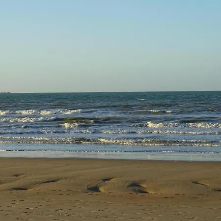 In With Sea View, Cleaning Included ניופורט